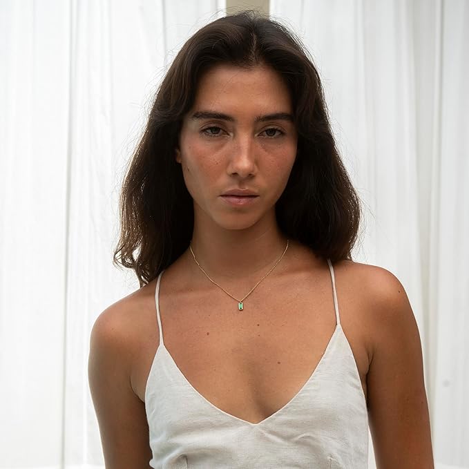 Collier Émeraude Doré Femmes Parfaites