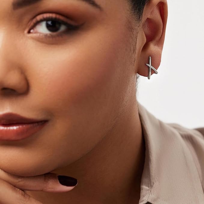 Élégance Croisée en Argent Femmes Parfaites