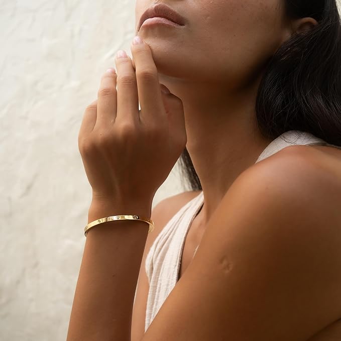 Élégance Doré Femmes Parfaites