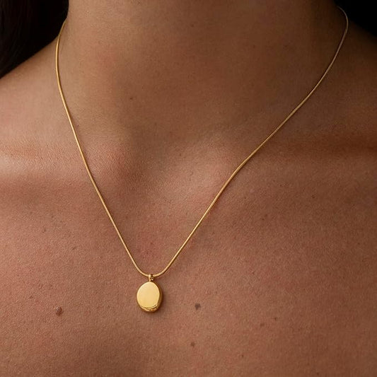 Médaillon Doré Femmes Parfaites