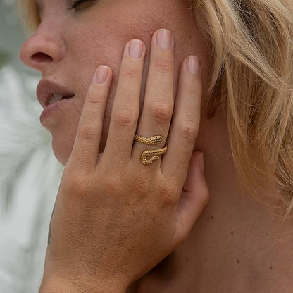 Serpent Doré Femmes Parfaites